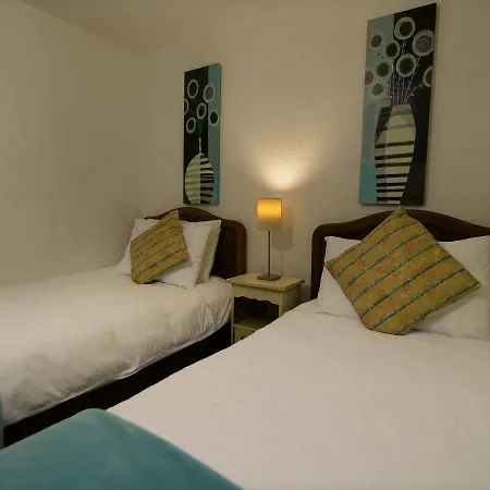 샬레 Christy 넨다즈